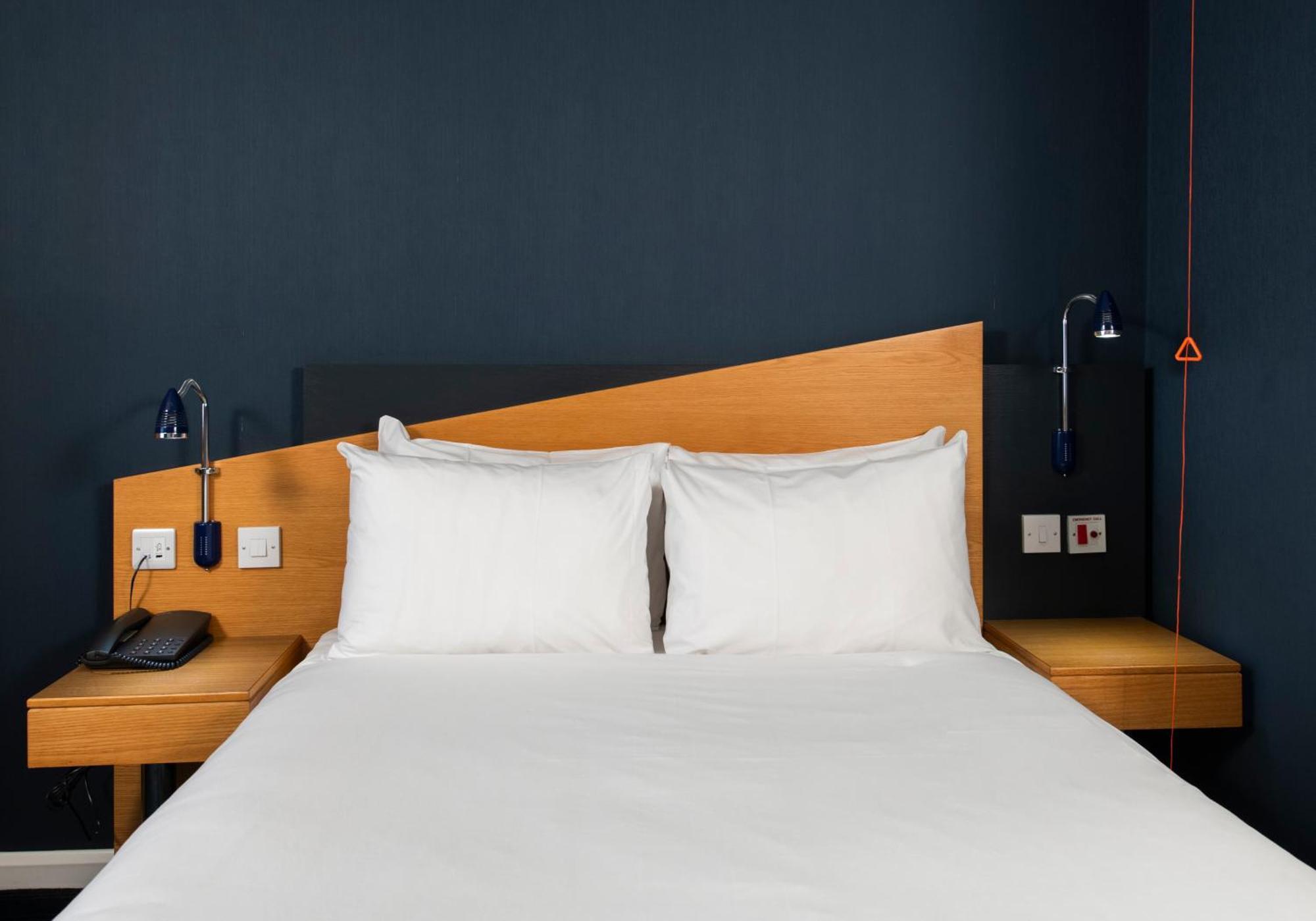 Express East By Ihg Hotel Swansea